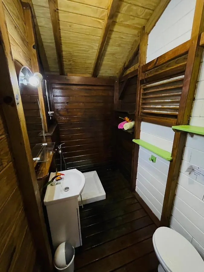 Hébergement de vacances Gîtes Les Lodges des Hauts de Deshaies Bungalow Tobago Guadeloupe
