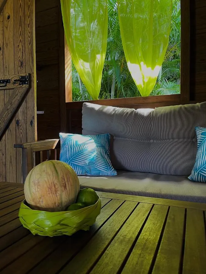 Gîtes Les Lodges des Hauts de Deshaies Bungalow Tobago 0*,  Guadeloupe
